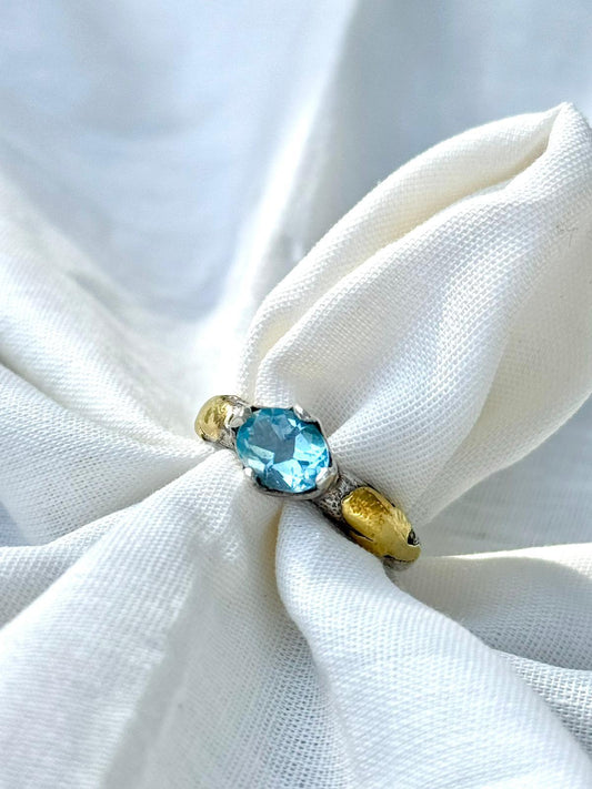 Natural aquamarine integrated ring, 14 karat gold and silver 925.